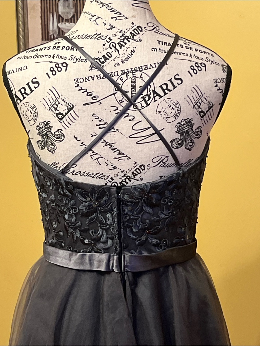 Morilee Madeline Gardner Embroidered Cocktail Dress in Charcoal Sz 8 - Picture 6 of 13